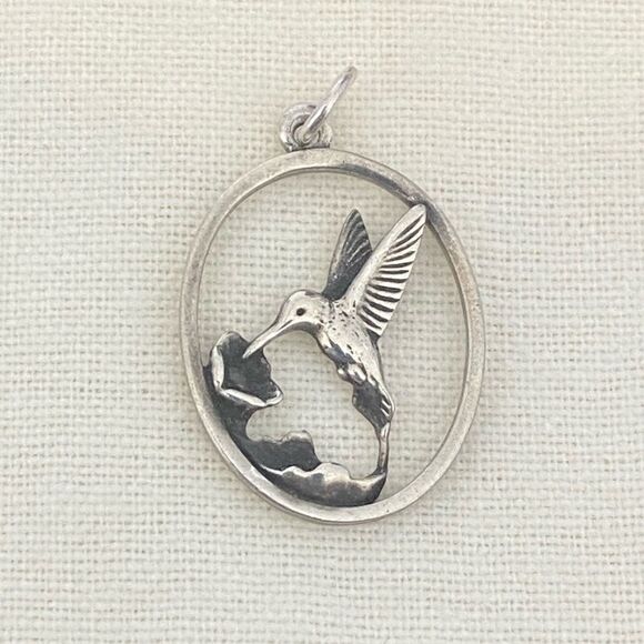 James Avery Retired Oval Hummingbird Pendant - Picture 2 of 3